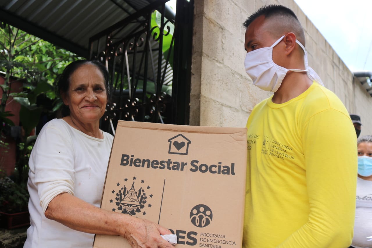 Cientos de privados de libertad distribuyen paquetes alimentarios en Ahuachapán cientos-de-privados-de-libertad-distribuyen-paquetes-alimentarios-en-ahuachapan